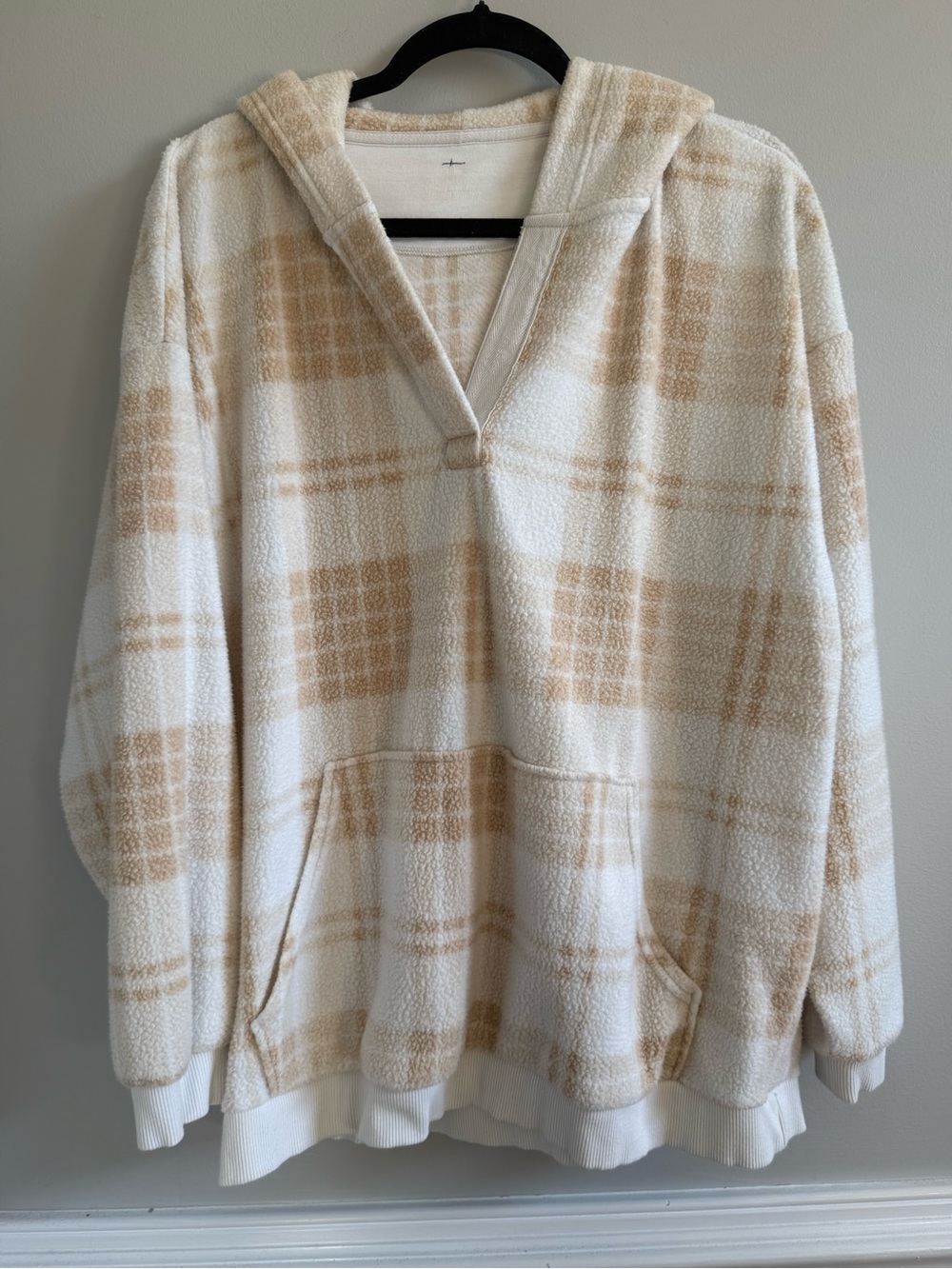 Aerie plaid pullover, medium, VGUC